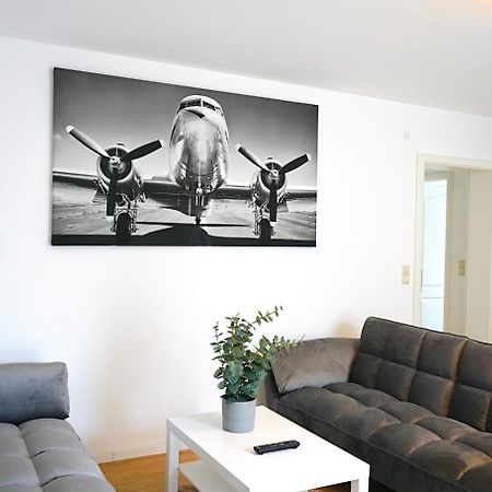 Stilvolles Apartment In Stadtnaehe-Parkplatz- 4 Personen- Balkon 볼프스부르크 외부 사진