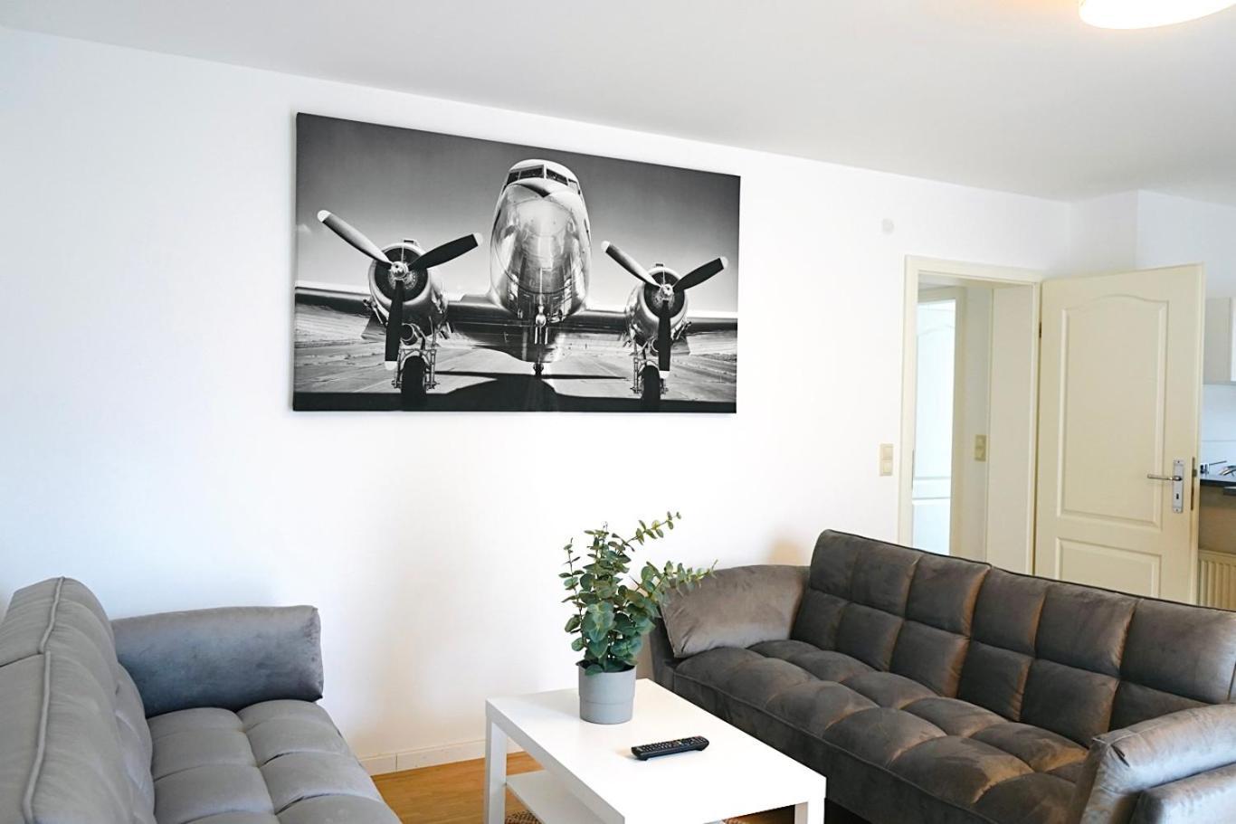 Stilvolles Apartment In Stadtnaehe-Parkplatz- 4 Personen- Balkon 볼프스부르크 외부 사진
