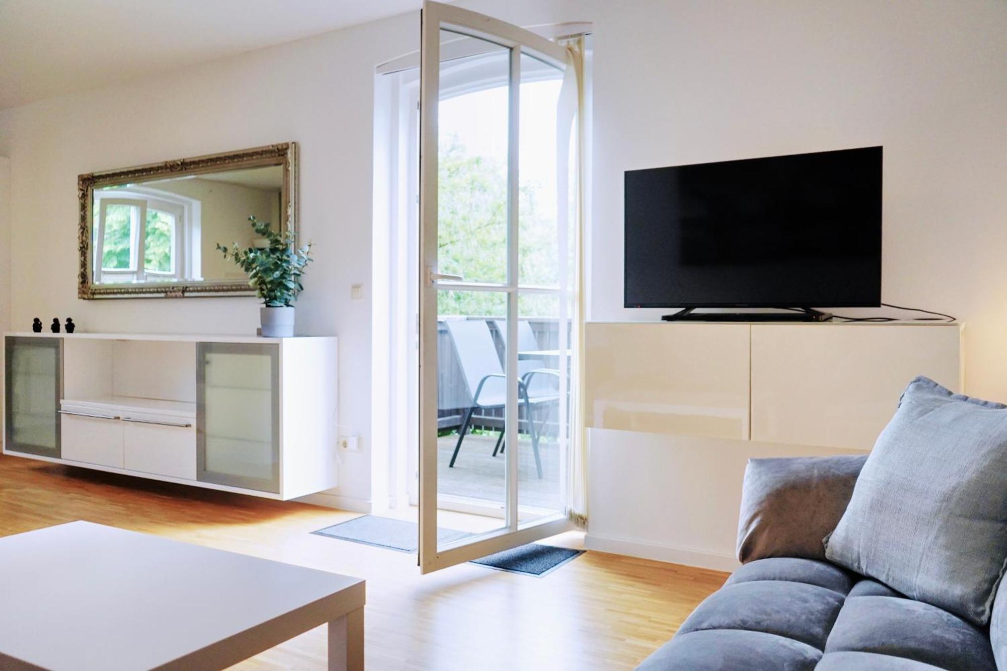 Stilvolles Apartment In Stadtnaehe-Parkplatz- 4 Personen- Balkon 볼프스부르크 외부 사진