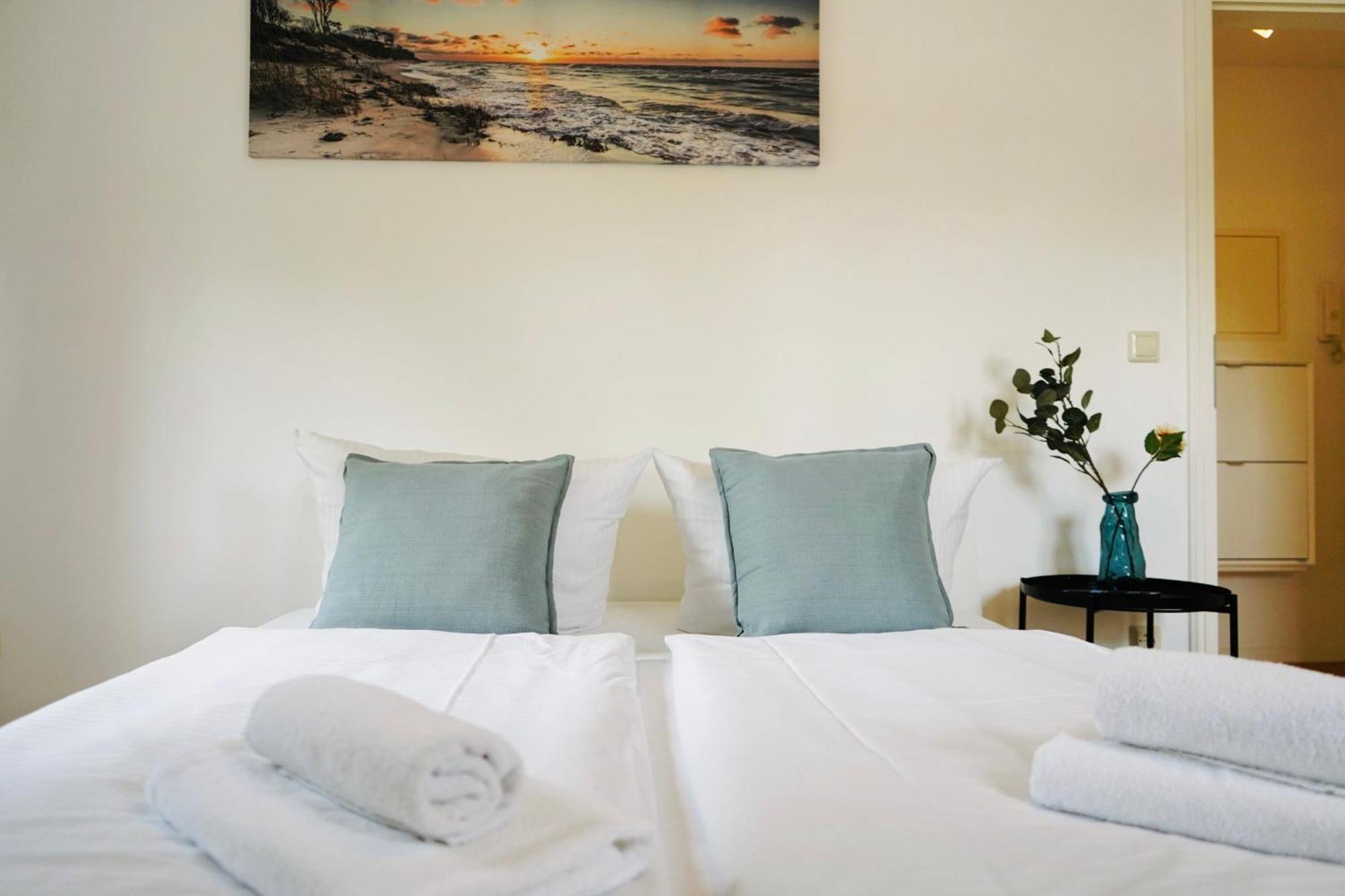 Stilvolles Apartment In Stadtnaehe-Parkplatz- 4 Personen- Balkon 볼프스부르크 외부 사진
