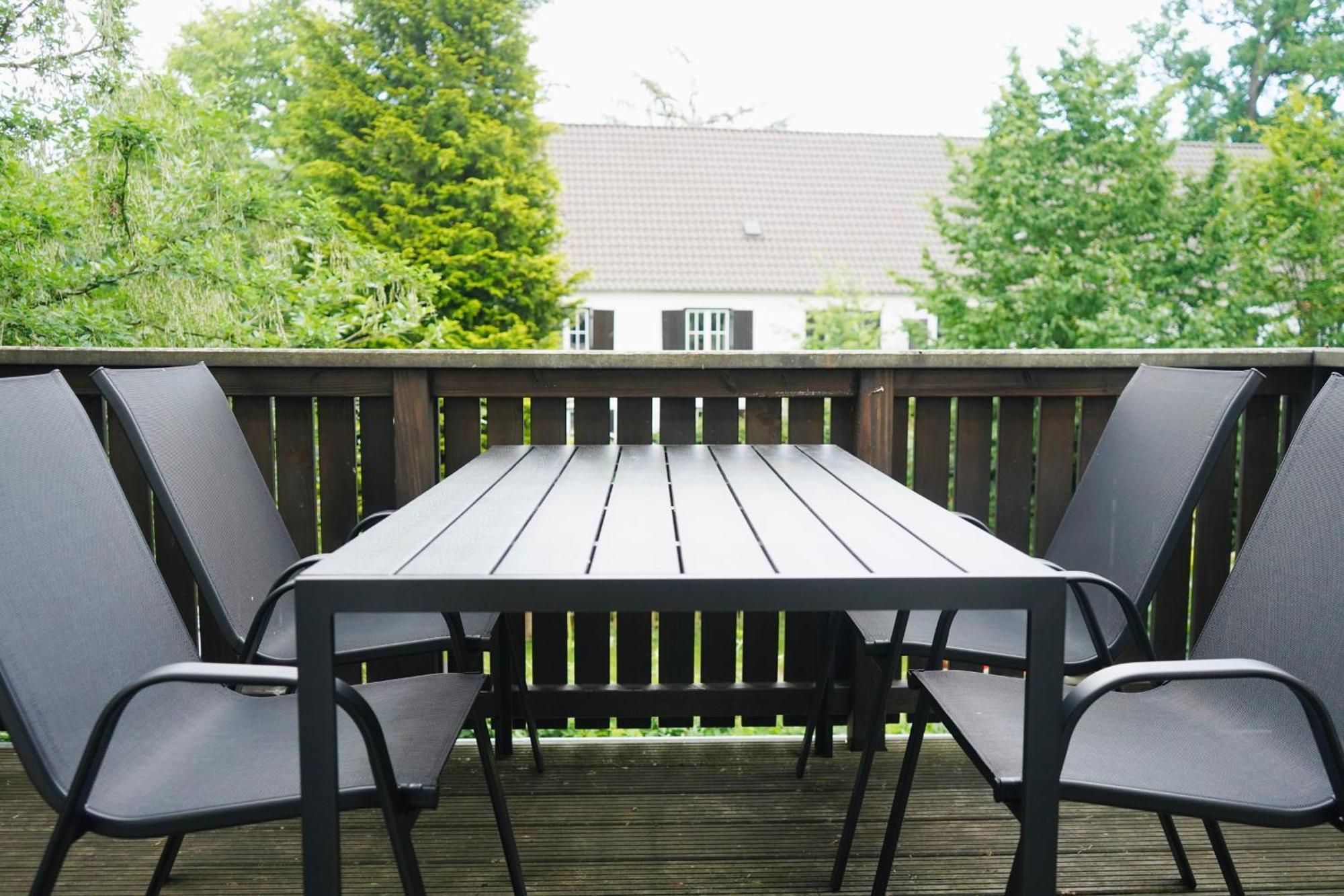 Stilvolles Apartment In Stadtnaehe-Parkplatz- 4 Personen- Balkon 볼프스부르크 외부 사진